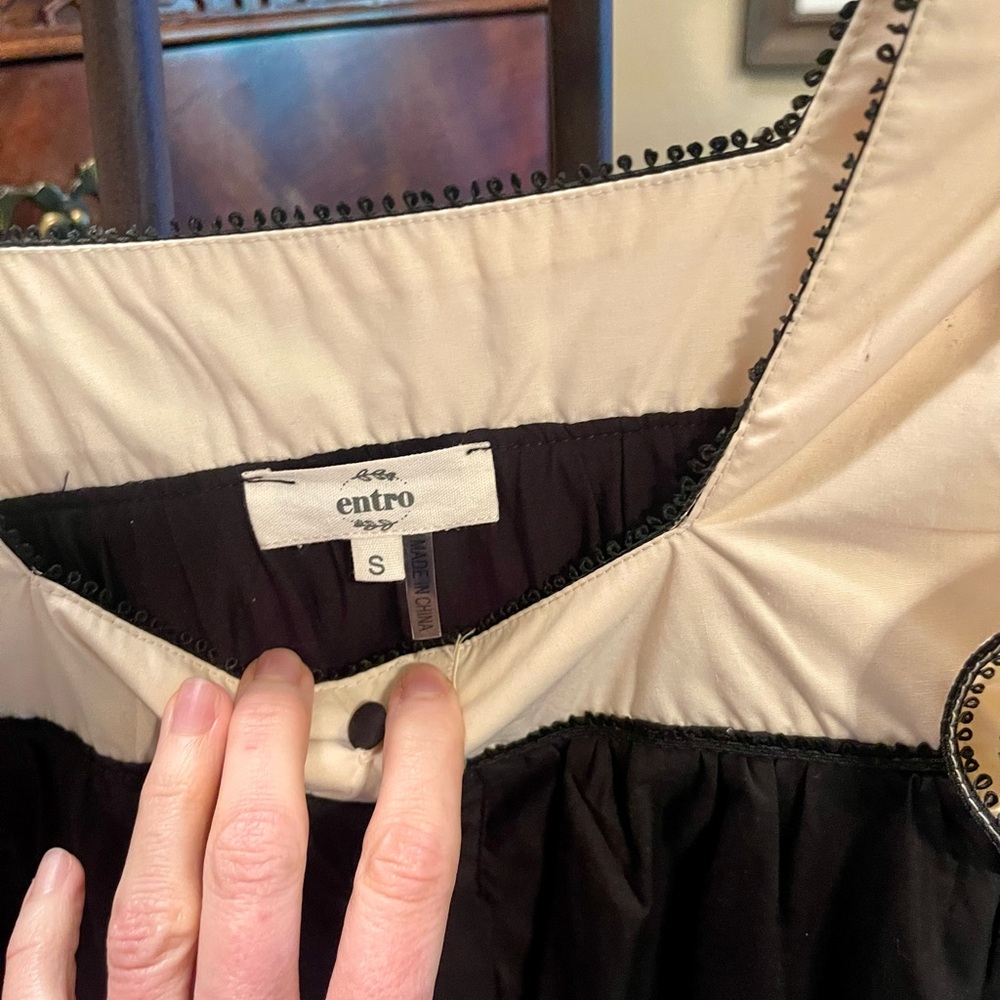 Entro Black and Cream Puff Sleeve Mini Dress - Picture 4 of 7